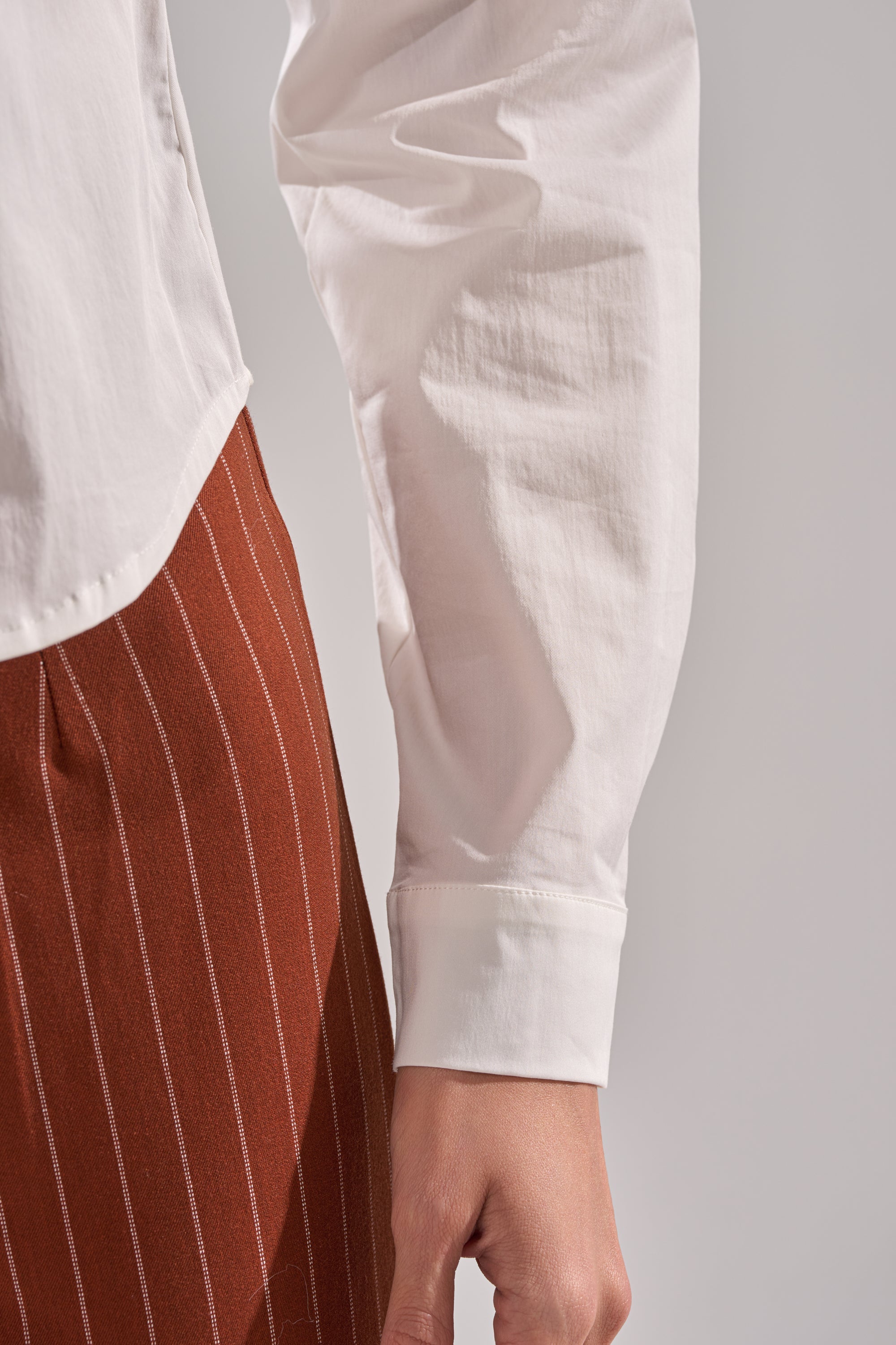 BUSINESS FIRST BUTTON DOWN