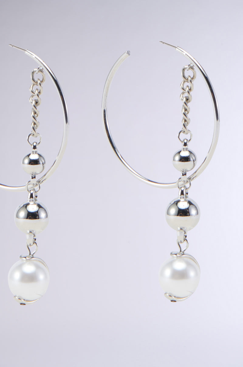 DROP OUT EARRING