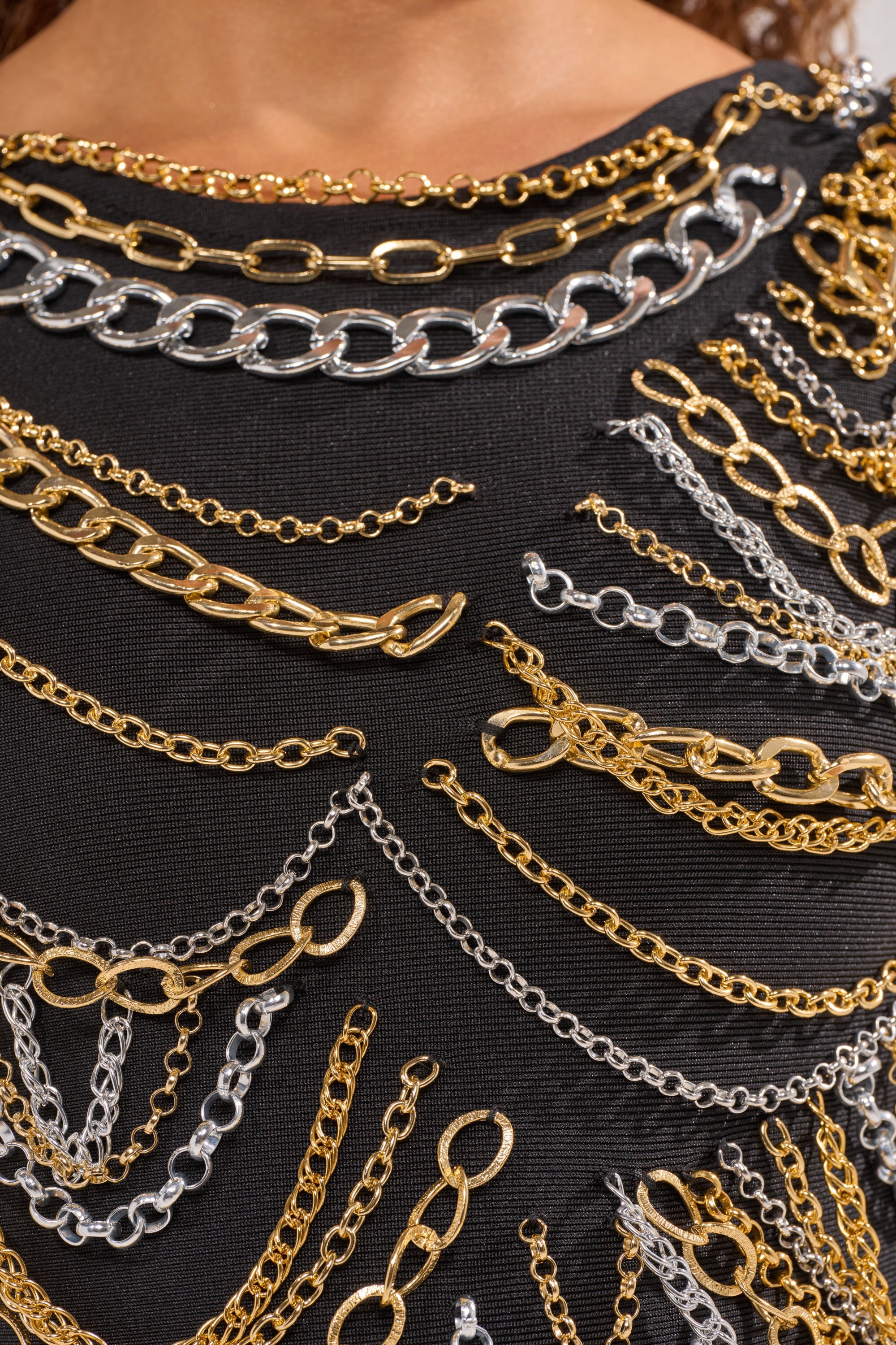 BLOWING KISSES CHAIN DETAIL MINI DRESS