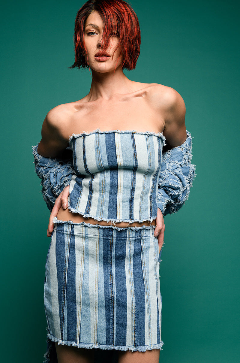 ALL THINGS DENIM STRAPLESS TOP