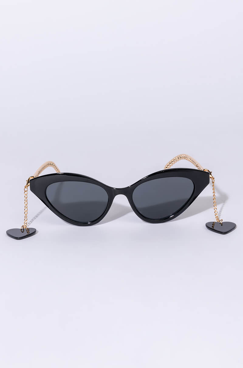 BAD BEY CHAIN DETAIL SUNNIES