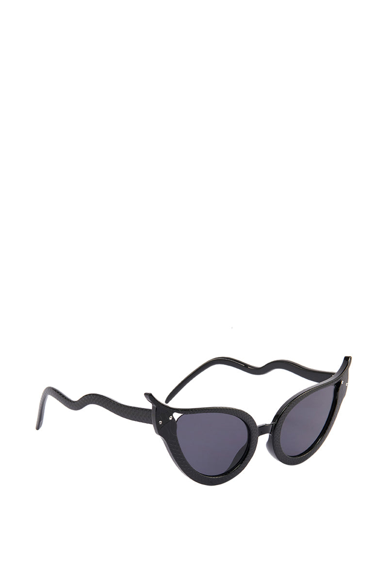 BELONG ON THE COVER SUNGLASSES