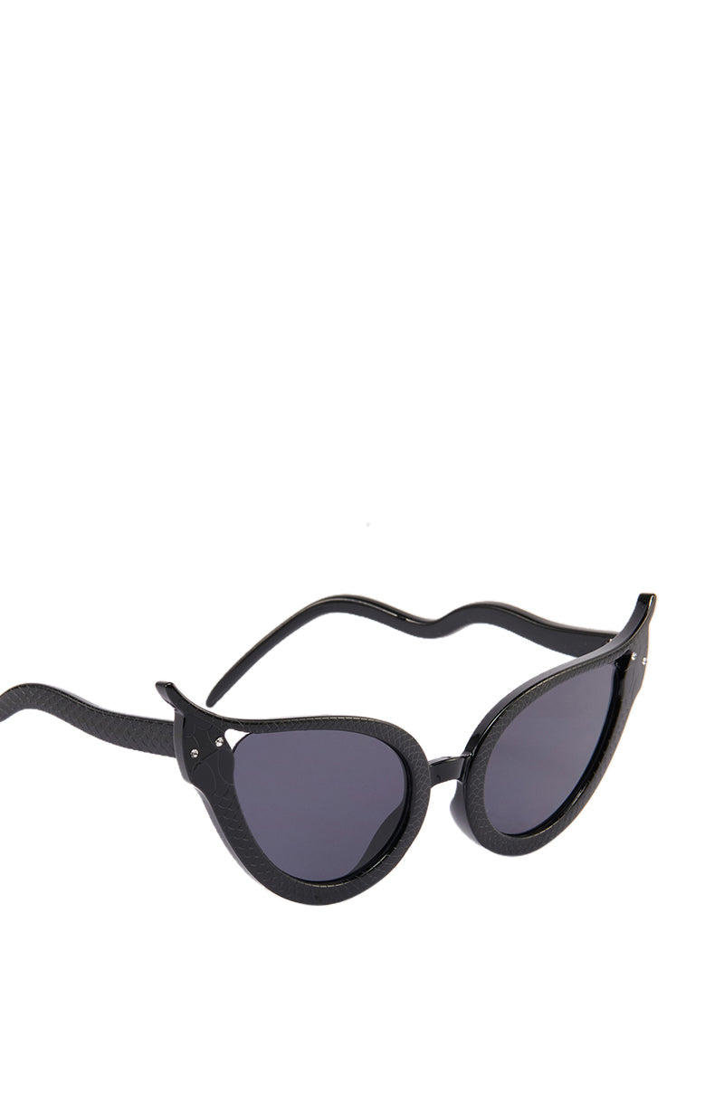 BELONG ON THE COVER SUNGLASSES