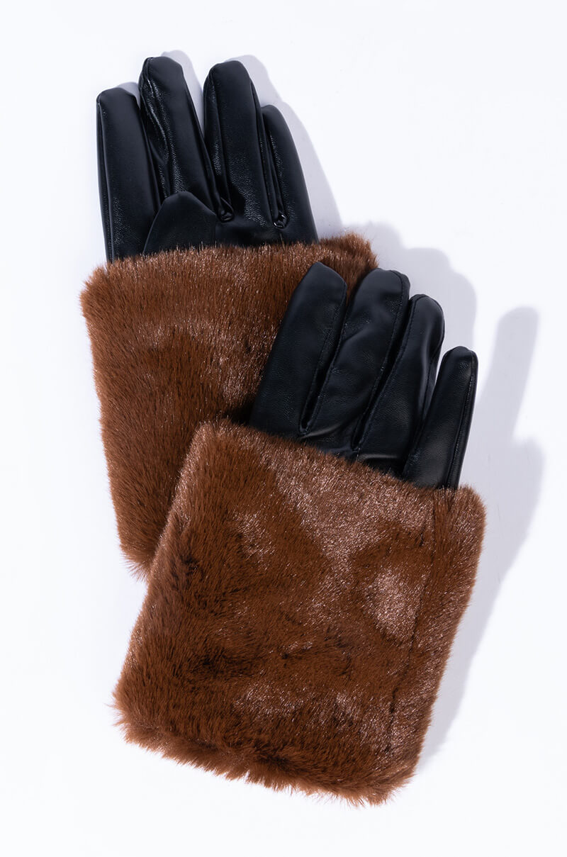 BROWN BEAR CENTRIC GLOVES