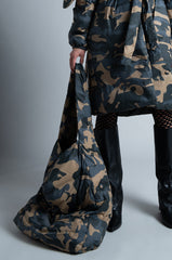 CAMPING TUFTED PUFFER TOTE IN CAMO