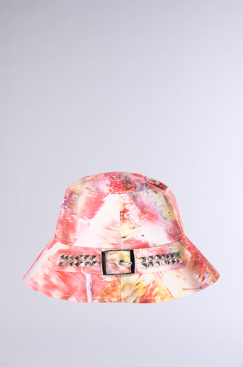 CRAZY LOVE BUCKET HAT