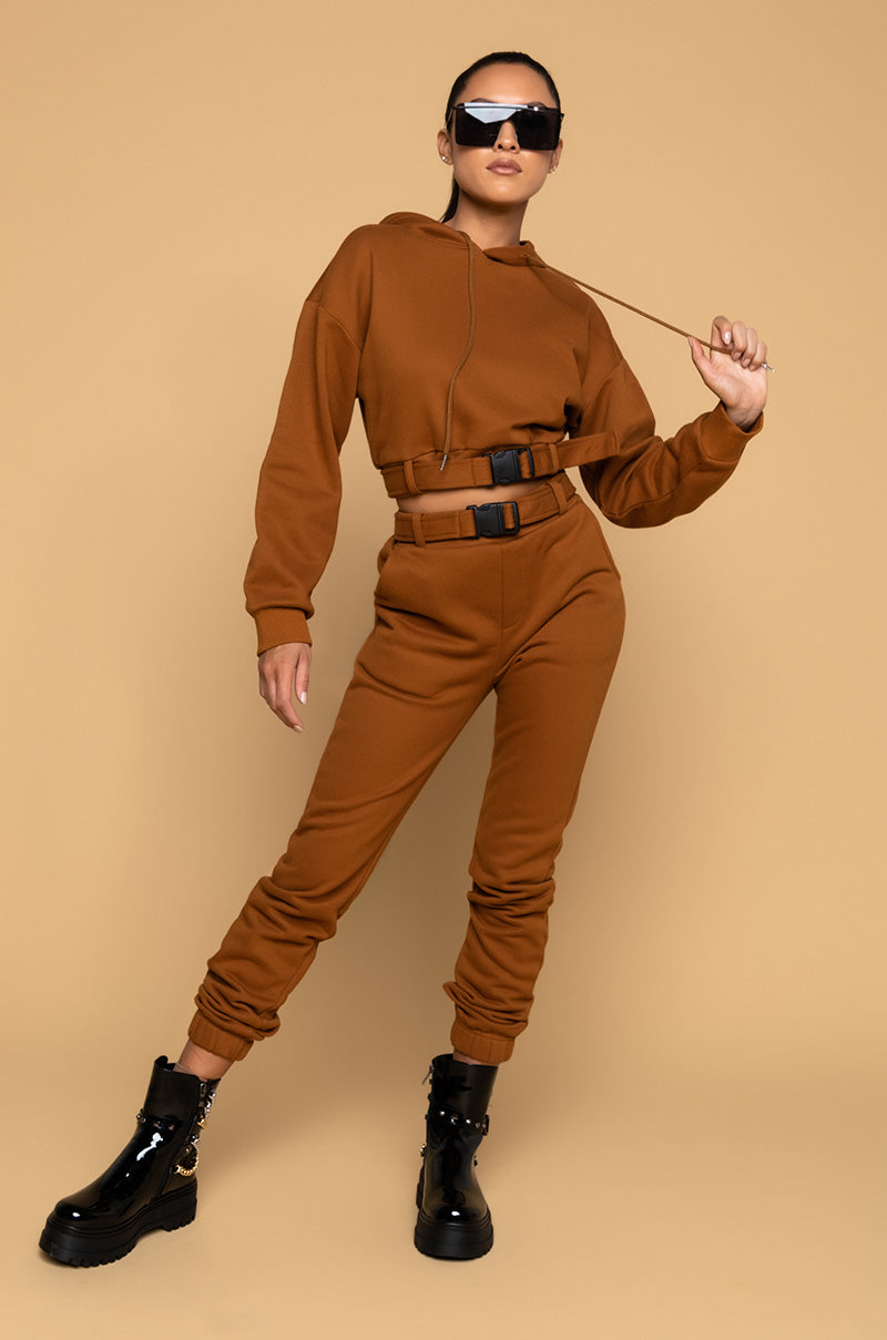 EASY TO SAY SWEATSHIRT LIGHT BROWN